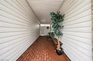 9 Meadowlawn Dr, Mentor, OH 44060 - Photo 19