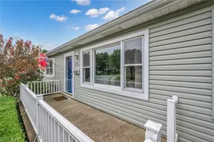 202 Roosevelt Dr, Geneva, OH 44041 - Photo 3