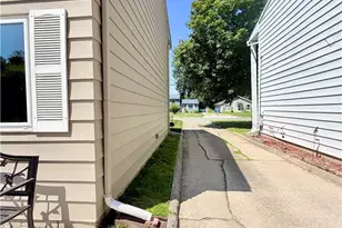 1521-1523 Missouri Ave, Lorain, OH 44052 - Photo 7