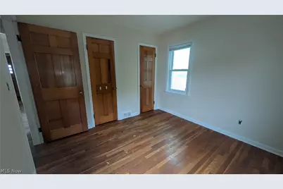 270 E 330th Street, Willowick, OH 44095 - Photo 7