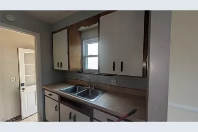 270 E 330th Street, Willowick, OH 44095 - Photo 23