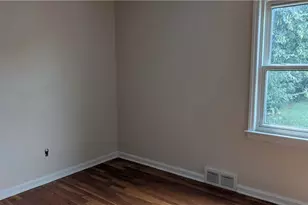 270 E 330th St, Willowick, OH 44095 - Photo 5
