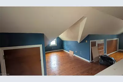 270 E 330th Street, Willowick, OH 44095 - Photo 13