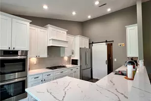 2989 Island Creek Dr, Medina, OH 44256 - Photo 9