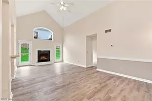 6797 Rolling Meadow Dr, Loveland, OH 44134 - Photo 9