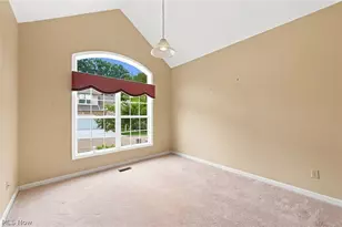 6797 Rolling Meadow Dr, Loveland, OH 44134 - Photo 5