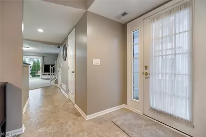 132 Sand Court #6, Fairlawn, OH 44333 - Photo 5