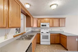 3841 Fennway Blvd, Medina, OH 44256 - Photo 5