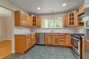 6609 Debbie Dr, North Ridgeville, OH 44039 - Photo 11