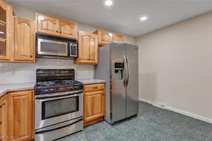 6609 Debbie Dr, North Ridgeville, OH 44039 - Photo 9