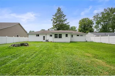5839 Lake Road, Mentor on the Lake, OH 44060 - Photo 3