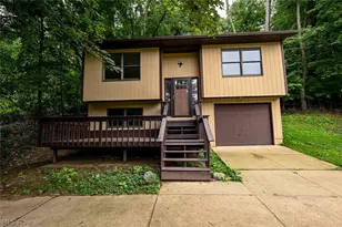 3725 Rome Dr, New Franklin, OH 44319 - Photo 1