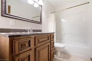 33749 Kenilworth Rd, Eastlake, OH 44095 - Photo 25