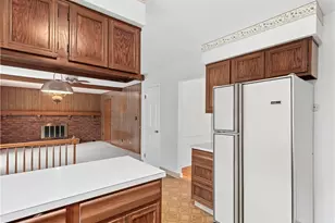 2724 Olentangy Dr, Akron, OH 44333 - Photo 9