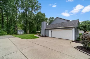 376 Creekside Dr, Avon Lake, OH 44012 - Photo 3