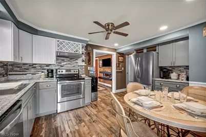 902 E 2nd Street, Port Clinton, OH 43452 - Photo 9
