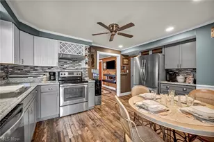 902 E 2nd St, Port Clinton, OH 43452 - Photo 9