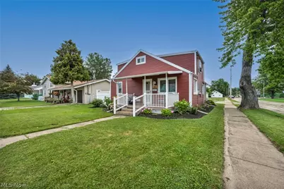 902 E 2nd Street, Port Clinton, OH 43452 - Photo 5