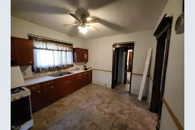 261 Harrison Street, Elyria, OH 44035 - Photo 7