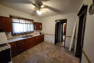 261 Harrison St, Elyria, OH 44035 - Photo 7