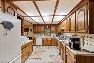3867 Bay Path Dr, Akron, OH 44319 - Photo 17