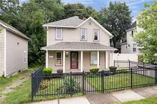 543 Allyn St, Akron, OH 44311 - Photo 1