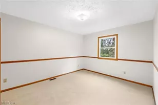 1404 Kristen Cir, Mogadore, OH 44260 - Photo 19