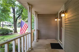 3846 Golden Wood Wy, Uniontown, OH 44685 - Photo 7