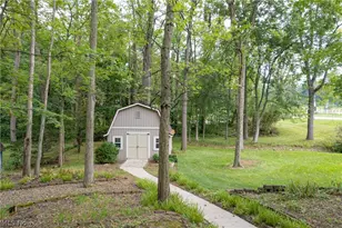 3846 Golden Wood Wy, Uniontown, OH 44685 - Photo 45