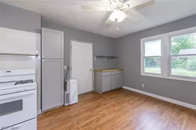 827 Starkweather Avenue, Loveland, OH 44113 - Photo 9