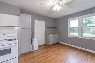 827 Starkweather Ave, Loveland, OH 44113 - Photo 9