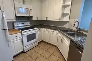 320 Village Pointe Dr, Akron, OH 44313 - Photo 7