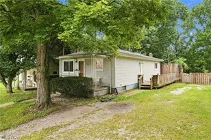 71 23rd St NW, Barberton, OH 44203 - Photo 3