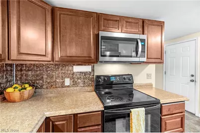 324 Viking Street NW, North Canton, OH 44720 - Photo 9