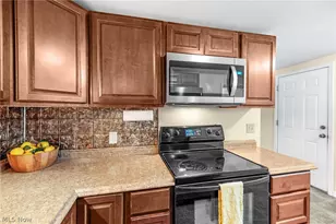 324 Viking St NW, North Canton, OH 44720 - Photo 9