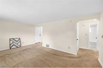 324 Viking Street NW, North Canton, OH 44720 - Photo 5