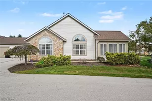 604 Crossings Cir, Tallmadge, OH 44278 - Photo 5