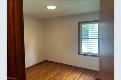 30107 Thomas Street, Willowick, OH 44095 - Photo 9
