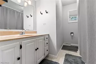 5511 Donner Dr, New Franklin, OH 44216 - Photo 9