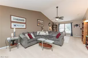 5410 Fountain Cir, North Ridgeville, OH 44039 - Photo 9