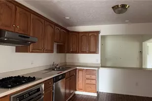 4228 Castle Ridge, Akron, OH 44321 - Photo 7
