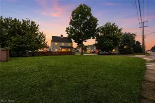 1306 Roslyn Ave SW, Canton, OH 44710 - Photo 1