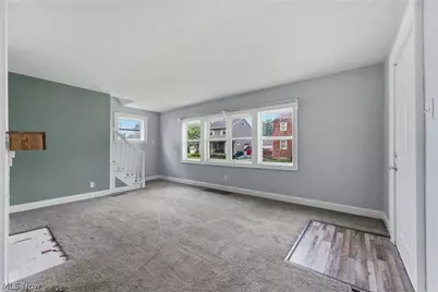 1306 Roslyn Avenue SW, Canton, OH 44710 - Photo 9