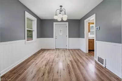 1306 Roslyn Avenue SW, Canton, OH 44710 - Photo 11