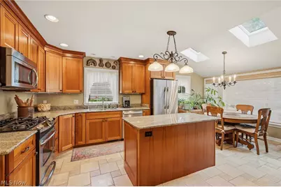 304 Castle Boulevard, Akron, OH 44313 - Photo 15