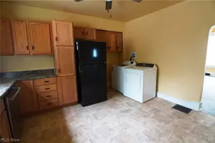 415 N 8th St, Cambridge, OH 43725 - Photo 13