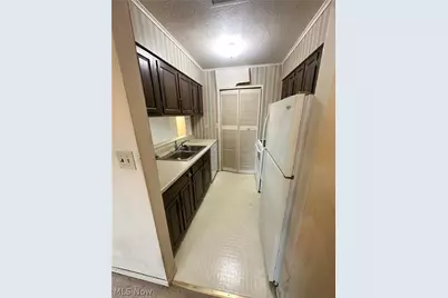 2551 Royal County Down #D, Uniontown, OH 44685 - Photo 23