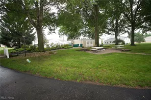 2551 Royal County Down, Uniontown, OH 44685 - Photo 35