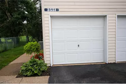 2551 Royal County Down #D, Uniontown, OH 44685 - Photo 5