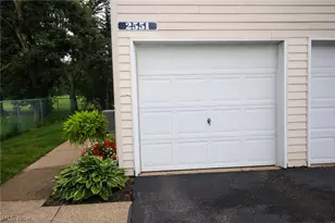 2551 Royal County Down, Uniontown, OH 44685 - Photo 5